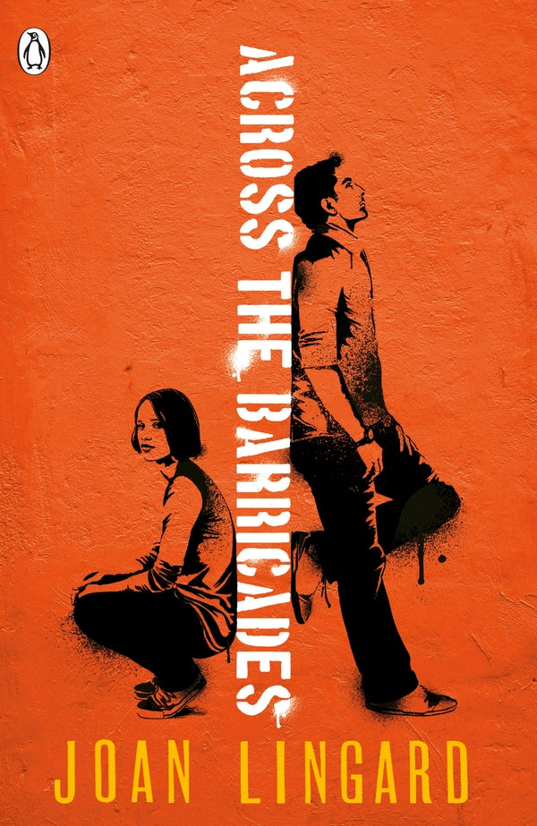 Across the Barricades / Across the Barricades Джоан Лингард 9780141368917-1