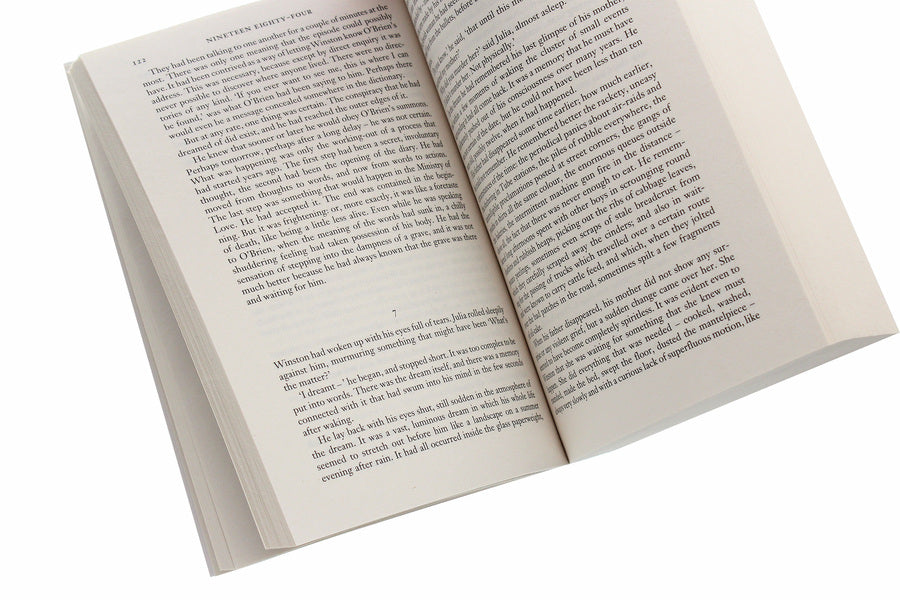 Nineteen Eighty-Four / Nineteen Eighty-Four Джордж Оруэлл 978-1-84022-802-1-6