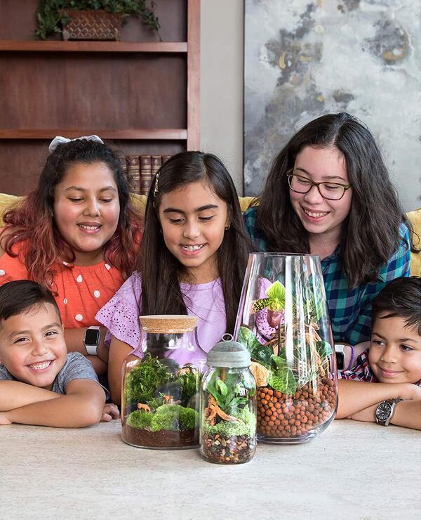 A Family Guide to Terrariums for Kids. Imagination-inspiring Projects to Grow a World in Glass. Build a mini ecosystem! / A Family Guide to Terrariums for Kids. Imagination-inspiring Projects to Grow a World in Glass. Build a mini ecosystem! Патрисия Бузо 9780760367346-2