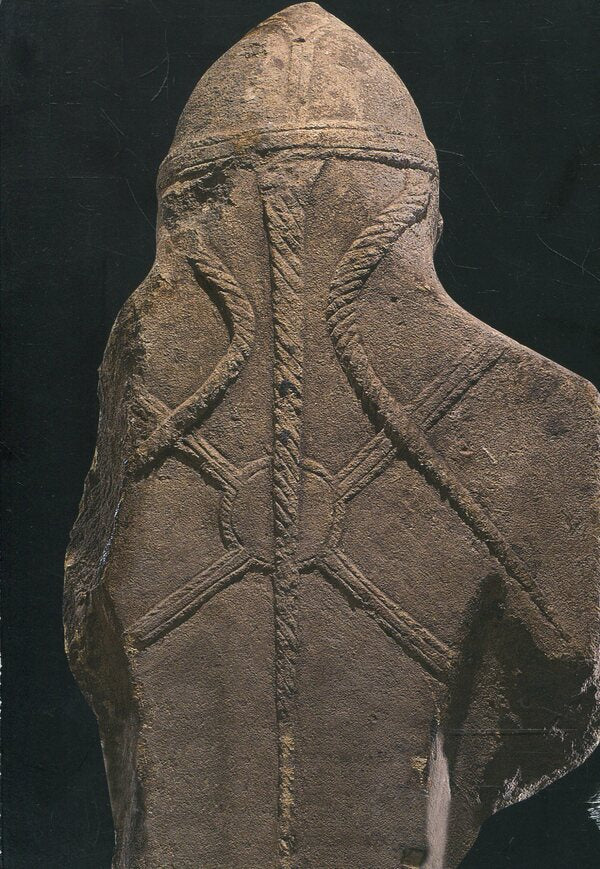 Age of bronze. Ancient sculpture and plastic of Ukraine. Stone sculpture of Crimea / Доба бронзи. Давня скульптура і пластика України. Кам'яна скульптура Криму Надежда Довженко 978-966-7845-47-6-4