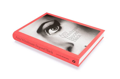 Amy Winehouse. Beyond Black / Amy Winehouse. Beyond Black Наоми Пэрри 9780500024287-5