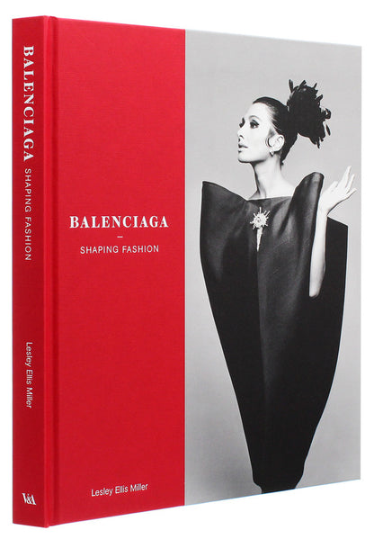 Balenciaga. Shaping Fashion Leslie Ellis Miller / Лесли Эллис Миллер 9781851779031-3