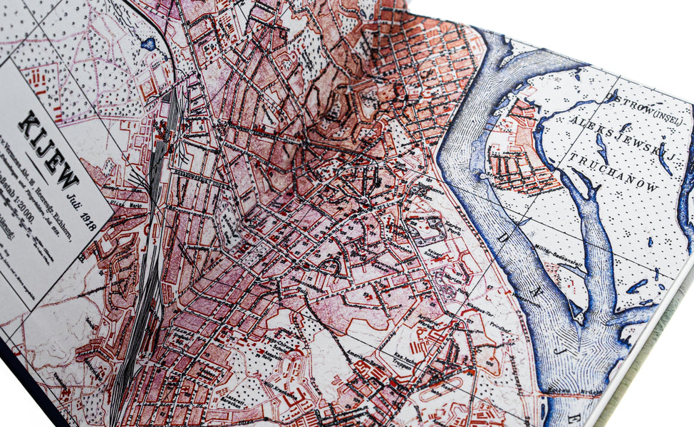 Bus traffic and taxis in Kyiv are 111 years old / Автобусному руху та таксі Києва 111 років Николай Сало , Владимир Винник 978-617-7906-81-9-4