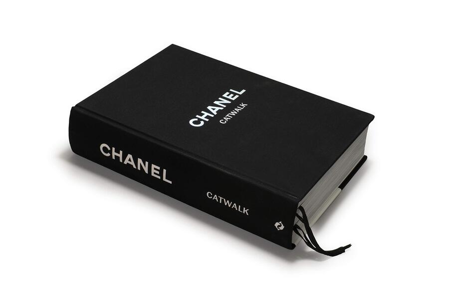 Chanel Catwalk. The Complete Collections / Chanel Catwalk. The Complete Collections Патрик Мориес, Аделия Сабатини 9780500023440-3