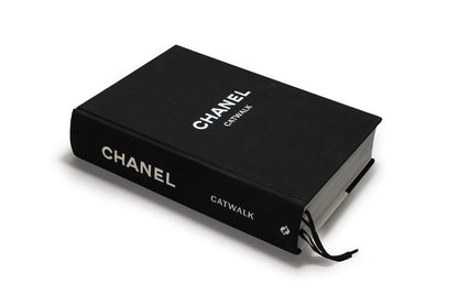 Chanel Catwalk. The Complete Collections / Chanel Catwalk. The Complete Collections Патрик Мориес, Аделия Сабатини 9780500023440-3