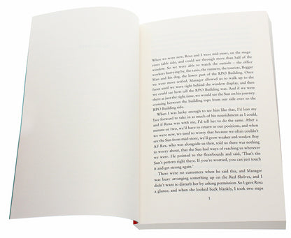 Clara and the Sun / Klara and the Sun Кадзуо Исигуро 978-0-571-36488-6-4