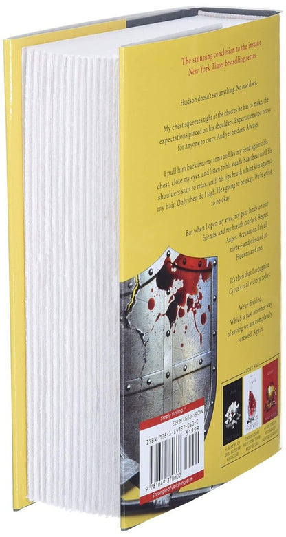 Court / Court Трейси Вулф 978-1-64937-060-0-5