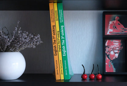 English. The 3rd sinking. English. Third dive / English. The 3rd sinking. Англійська мова. Третє занурення Денис Третьяков 978-617-951-336-7-3