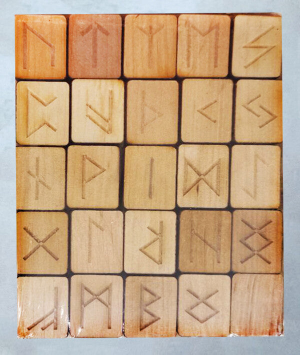 Great Book of Run. Runes of fate and a set of runes to the book / Велика книга рун. Руни долі та комплект рун до книги Оливия Стоун 978-617-7931-87-3-6
