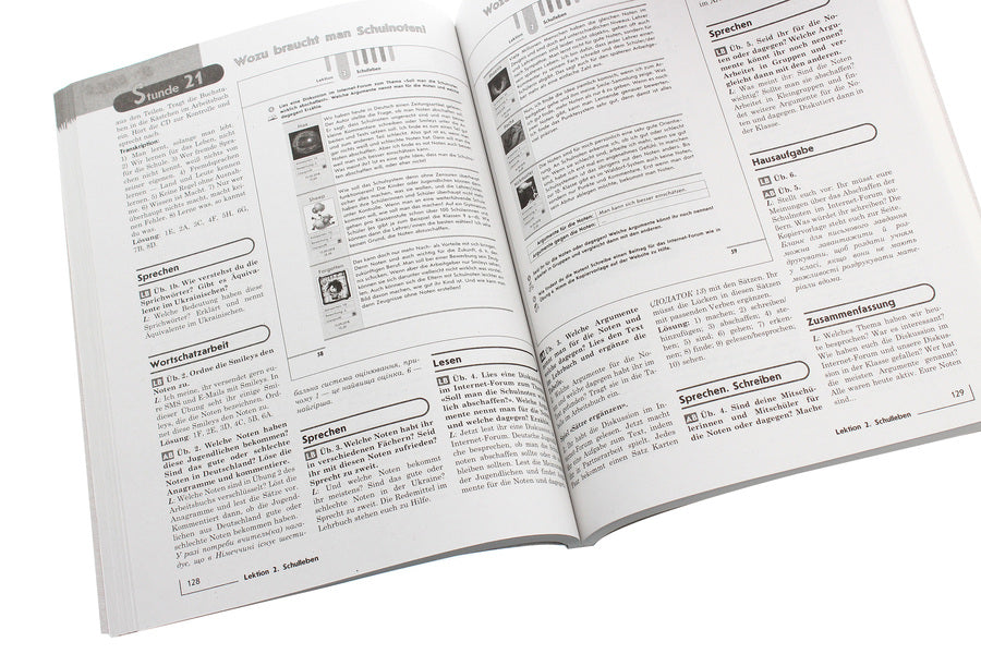 Hallo, friends! German language. Standard level. A book for a teacher. 10(6) class / Hallo, Freunde! Німецька мова. Рівень стандарту. Книга для вчителя. 10(6) клас Светлана Сотникова, Анна Гоголева 978-617-09-5894-5-5