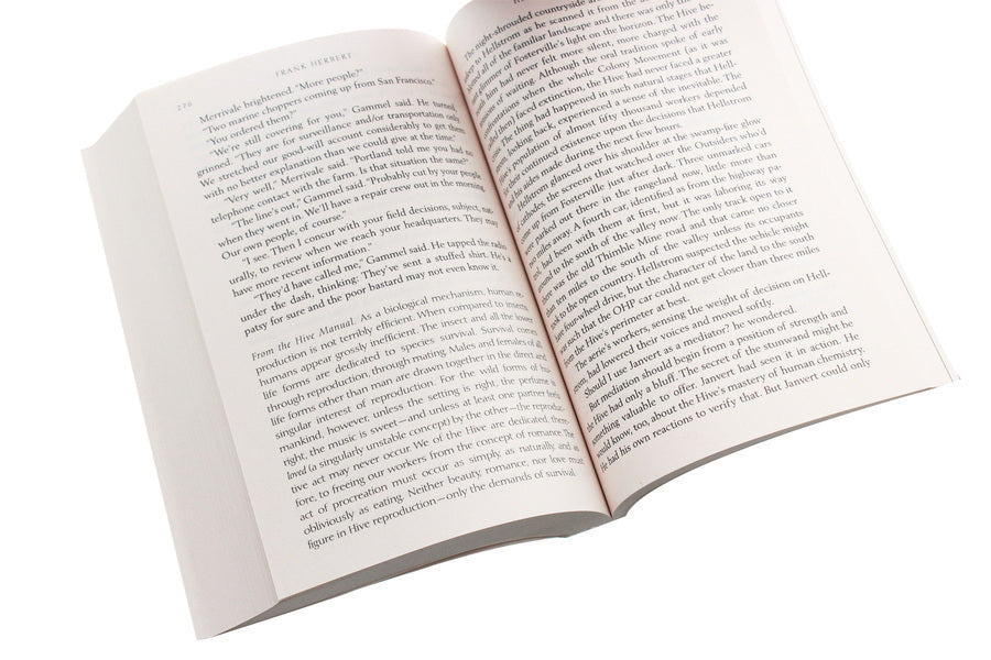 Hellstrom's Hive / Hellstrom's Hive Фрэнк Герберт 978-0-575-10108-1-5