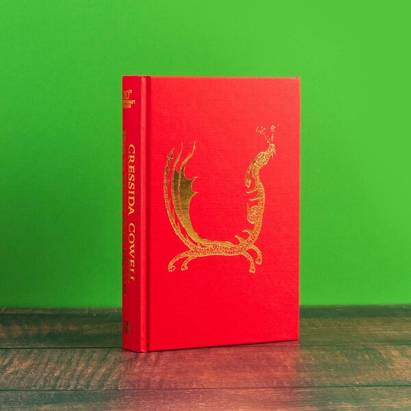 How to Train Your Dragon 20th Anniversary Edition / How to Train Your Dragon 20th Anniversary Edition Крессида Коуэлл 9781444973006-3