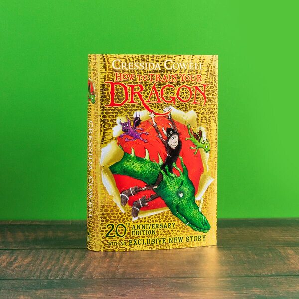 How to Train Your Dragon 20th Anniversary Edition / How to Train Your Dragon 20th Anniversary Edition Крессида Коуэлл 9781444973006-5