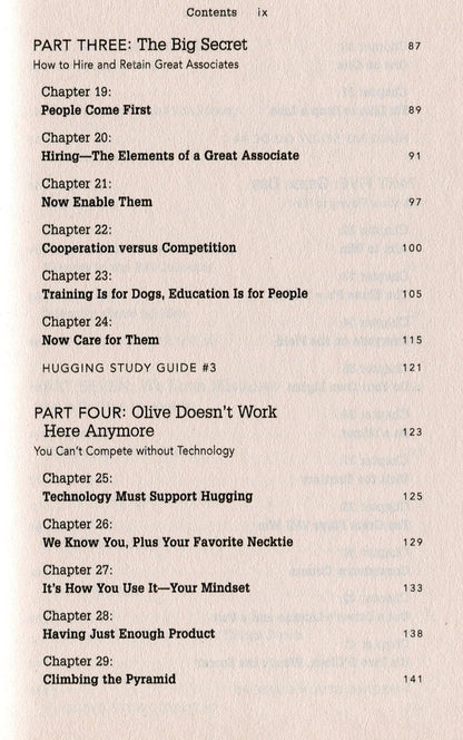 Hug Your Customers. Love the Results / Hug Your Customers. Love the Results Джек Митчелл 9780141015224-5