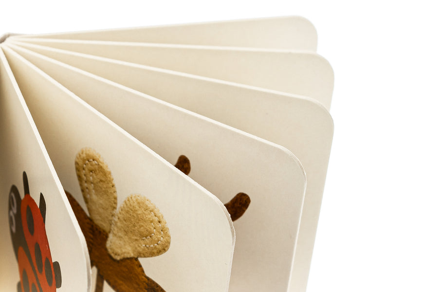 In the grass / In the grass / У траві / In the grass Елена Забара 978-617-679-315-1-4