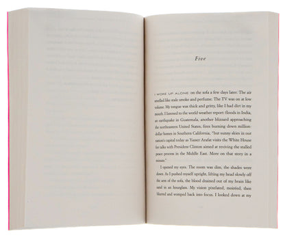 My Year of Rest and Relaxation / My Year of Rest and Relaxation Оттесса Мошфег 9781784707422-5