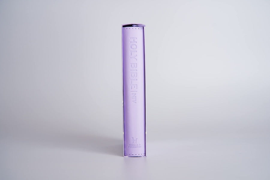 NIV Pocket Lilac Soft-Tone Bible With Zip / Author not specified 9781399801744-4