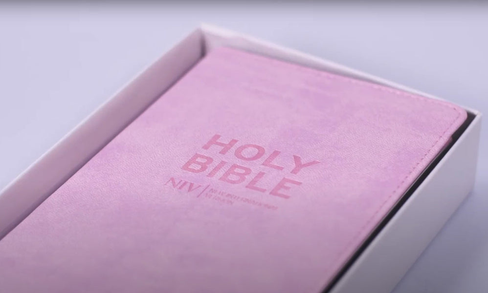 NIV Pocket Pastel Pink Soft-Tone Bible New International Version / New International Version 9781444701814-3