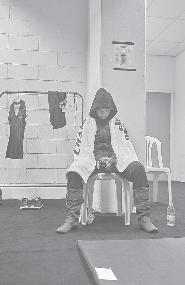 OUR FIGHT Ronda Rauzi / Ронда Раузи 9781804946091-6