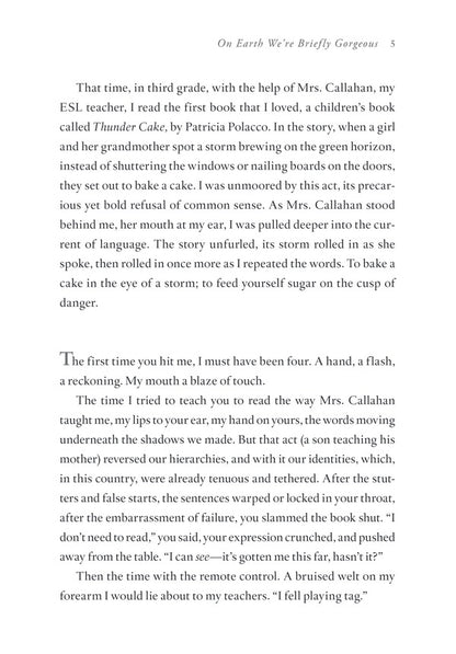 On Earth We're Briefly Gorgeous / On Earth We're Briefly Gorgeous Оушен Вуонг 9781529110685-3