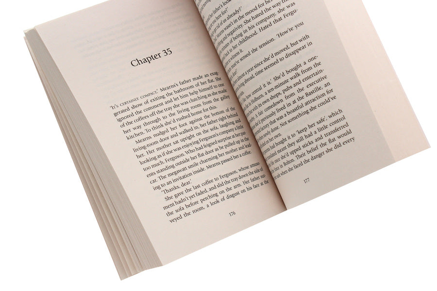 Out For Blood / Out For Blood Дебора Массон 978-0-5521-7651-4-5