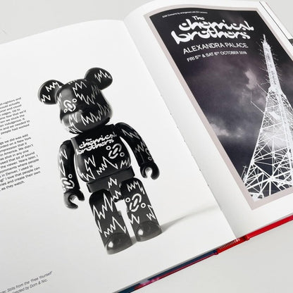 Paused in Cosmic Reflection / Paused in Cosmic Reflection  9781399600071-3