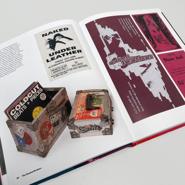 Paused in Cosmic Reflection / Paused in Cosmic Reflection  9781399600071-5