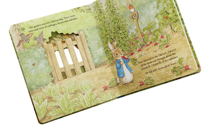 Peter Rabbit: A Peep-Anside Tale Beatrice Potter / Беатрис Поттер 9780141373300-6