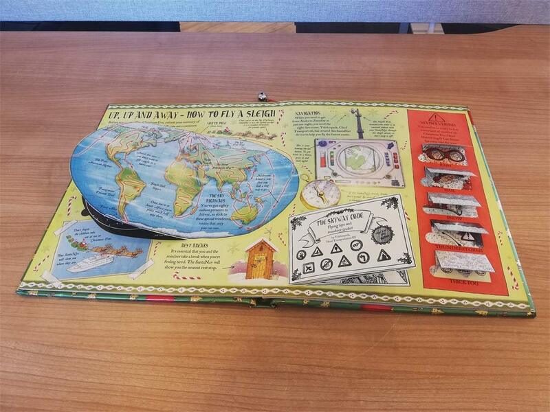 Santa's Christmas Handbook / Santa's Christmas Handbook  9781787416178-4