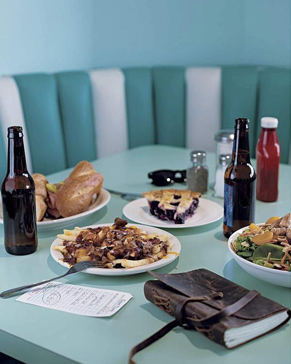 Supernatural: The Official Cookbook Julie Tremein, Jessica Torres / Джули Тремейн, Джессика Торрес 9781789093469-3