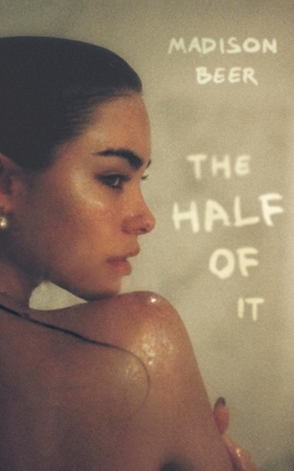 The Half Of It: A Memoir Madison Beer / Мэдисон Бир 9781408748282-1