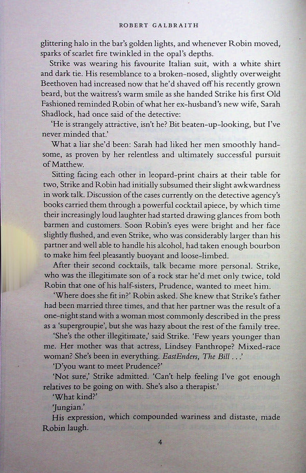 The Ink Black Heart / The Ink Black Heart Роберт Гэлбрейт 978-0-7515-8418-9-5