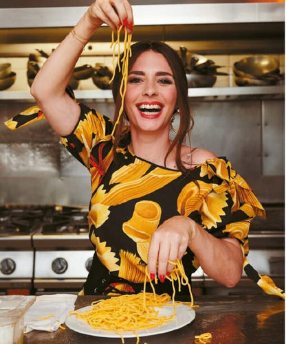 The Pasta Queen. A Just Gorgeous Cookbook Nadya Katerina Munno / Надя Катерина Мунно 9780008556105-2