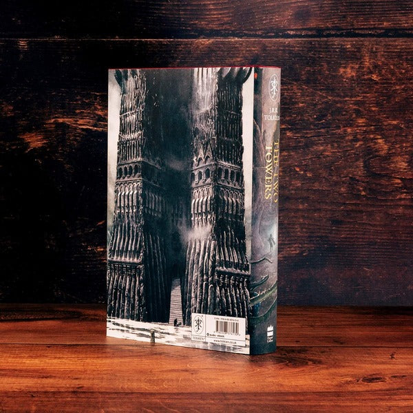 Two Towers John R.R. Tolkien / Джон Р. Р. Толкин 9780008376130-5
