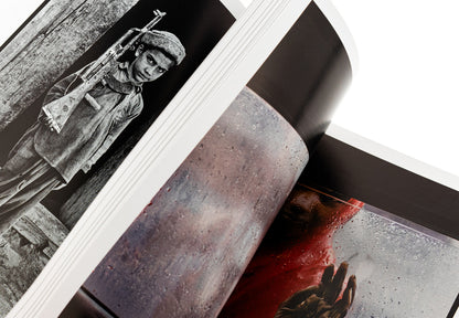 Untold: the stories behind the photographs / Нерозказане: історії, що криються за фотографіями Стив Маккарри 978-617-8425-10-4-4