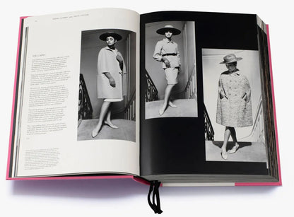 Yves Saint Laurent Catwalk. The Complete Haute Couture Collections 1962-2002 / Yves Saint Laurent Catwalk. The Complete Haute Couture Collections 1962-2002 Сьюзи Менкес 9780500022399-4